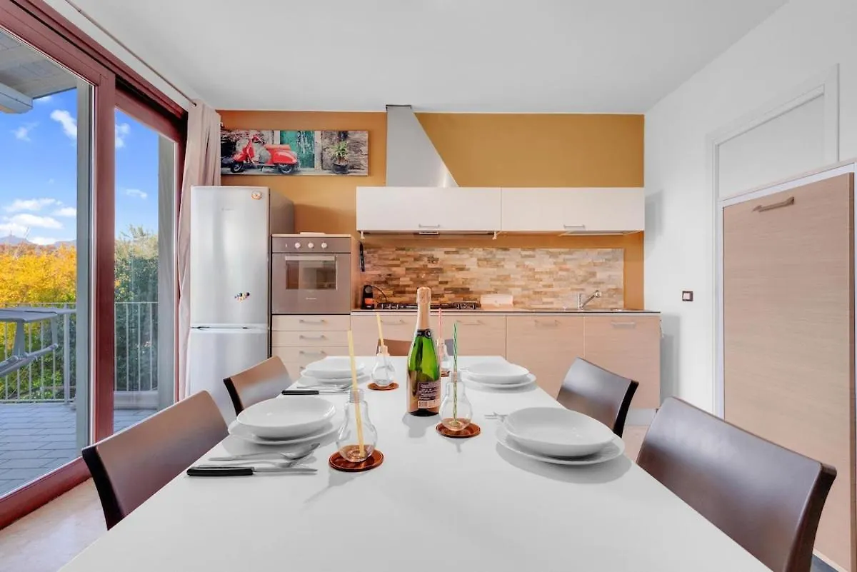 Apartamento Lake And Sun, Garda Bliss With Pool Montinelle Italia